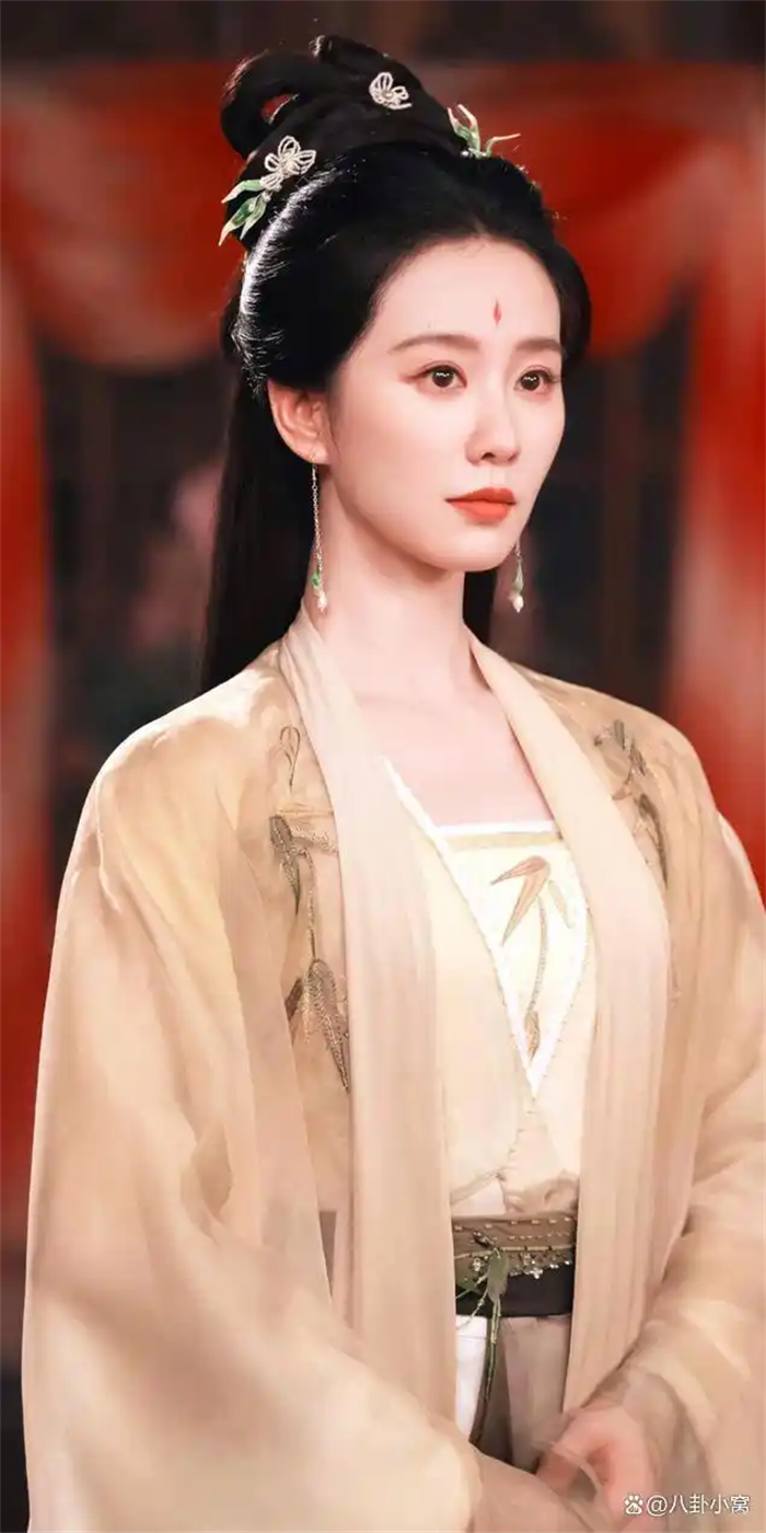 刘诗诗凭借一段古风步态视频引爆全网“先秦淑女步”火出圈