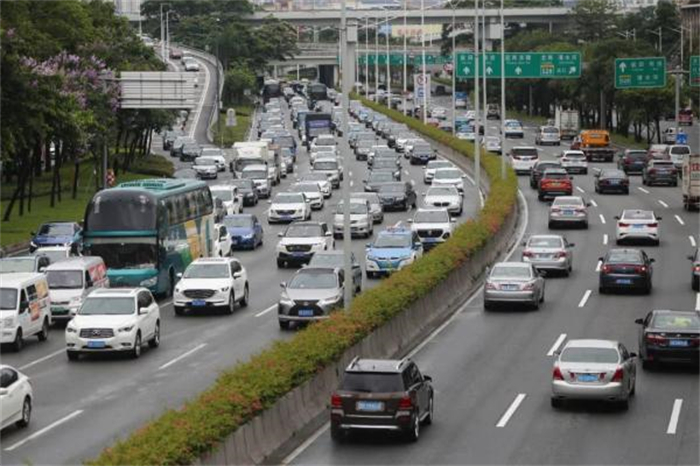 深圳全力打造“惠民交通”