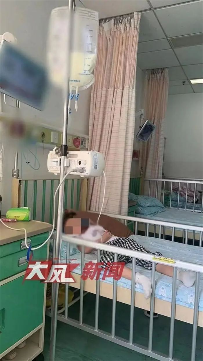 深圳宝安6岁的哥哥和4岁妹妹喝了，奶奶从外面垃圾筒捡回来的未开封的饮料，呕吐、腹痛，被送医抢救