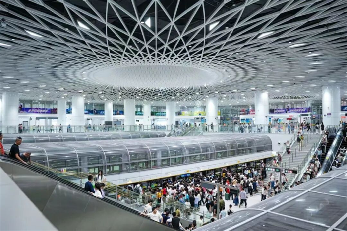 深圳地铁客流量跻身全国三甲