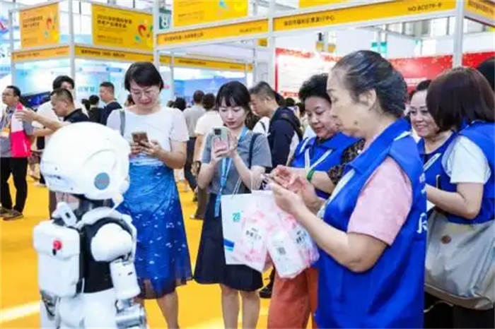 2000余款智慧养老产品精彩亮相2025深圳国际智慧养老产业博览会