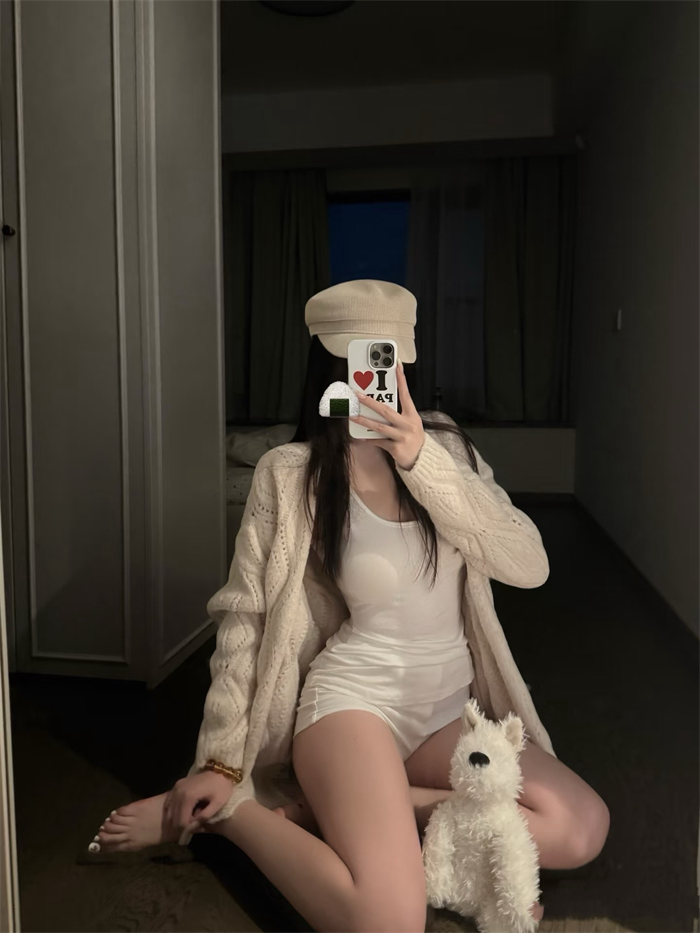 美女日常穿搭写真图片