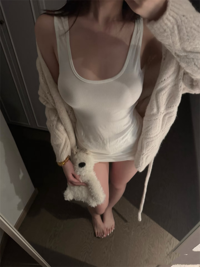 美女日常穿搭写真图片