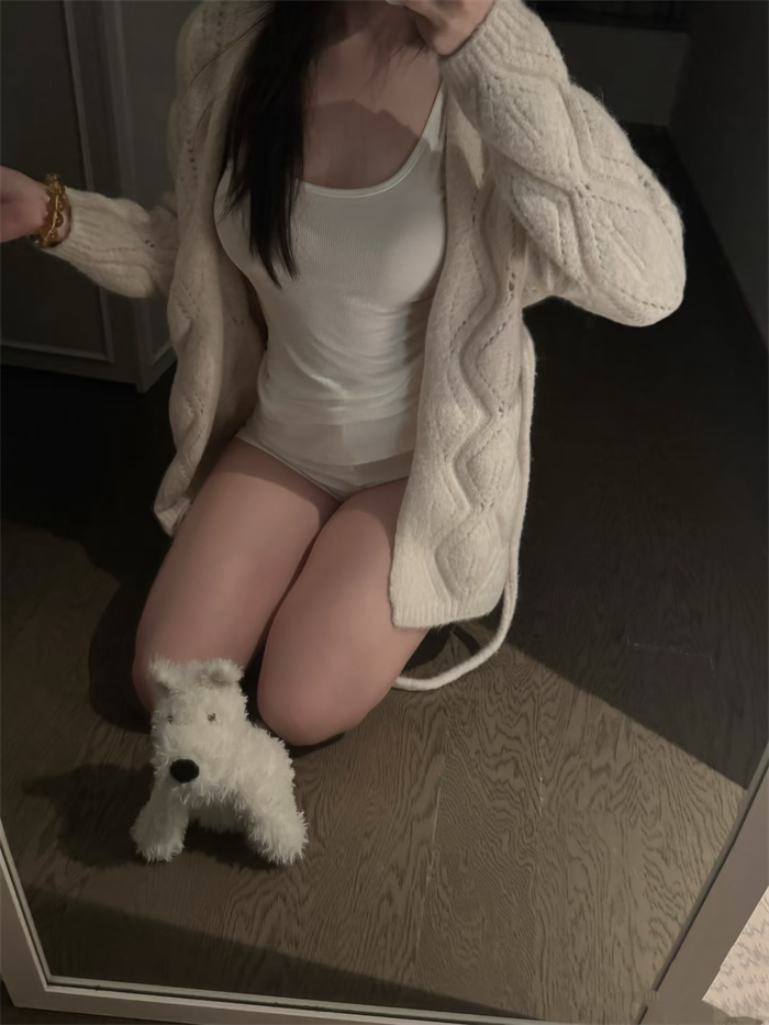 美女日常穿搭写真图片