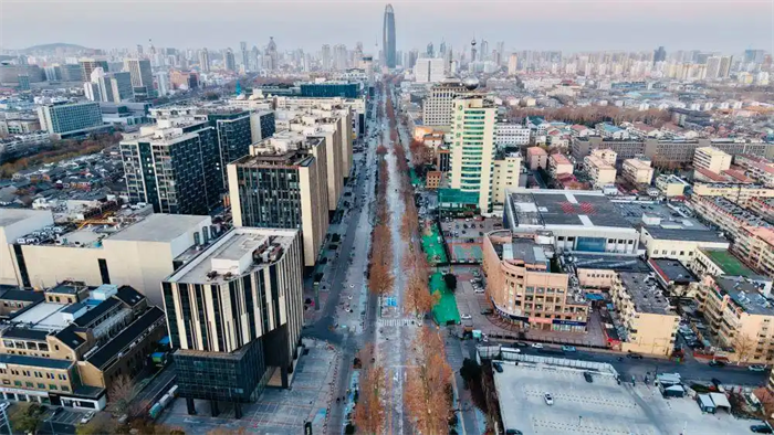 济南泉城路老旧街区改造提升项目（一期）首段正式通车
