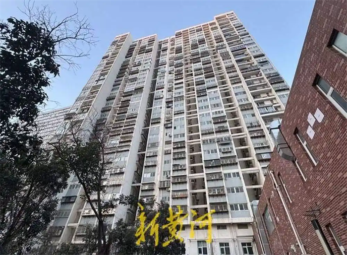 济南盛景苑200余户居民仅有一台电梯维持运行