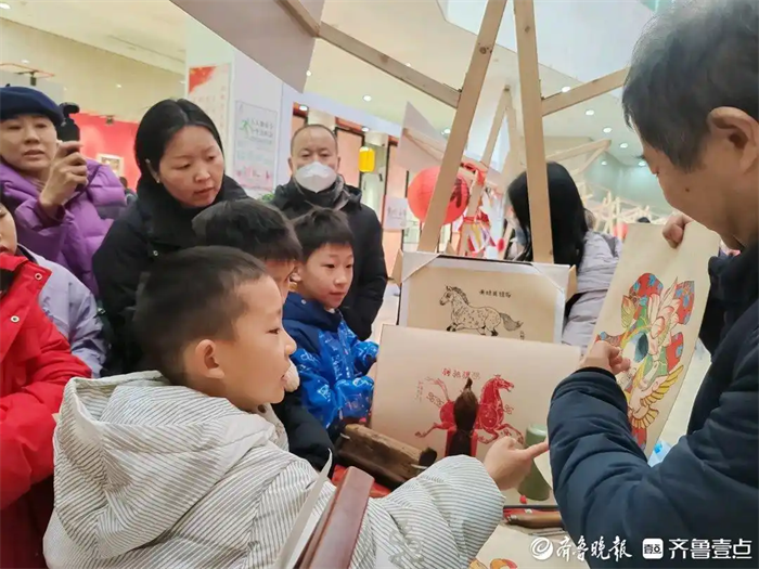 以“福马踏春至·非遗焕新彩”为主题的新年非遗游园会，在济南市文化馆热闹启幕
